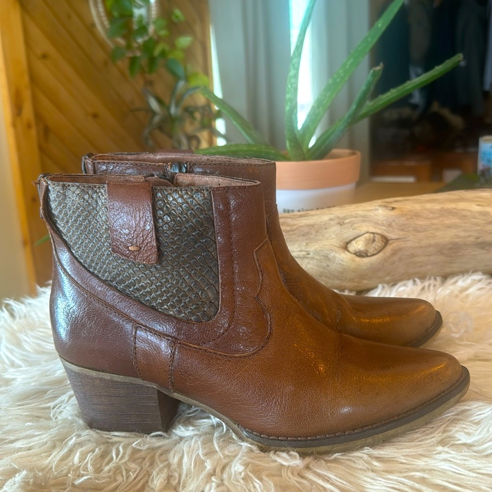 Rudsak brown leather ankle bootie